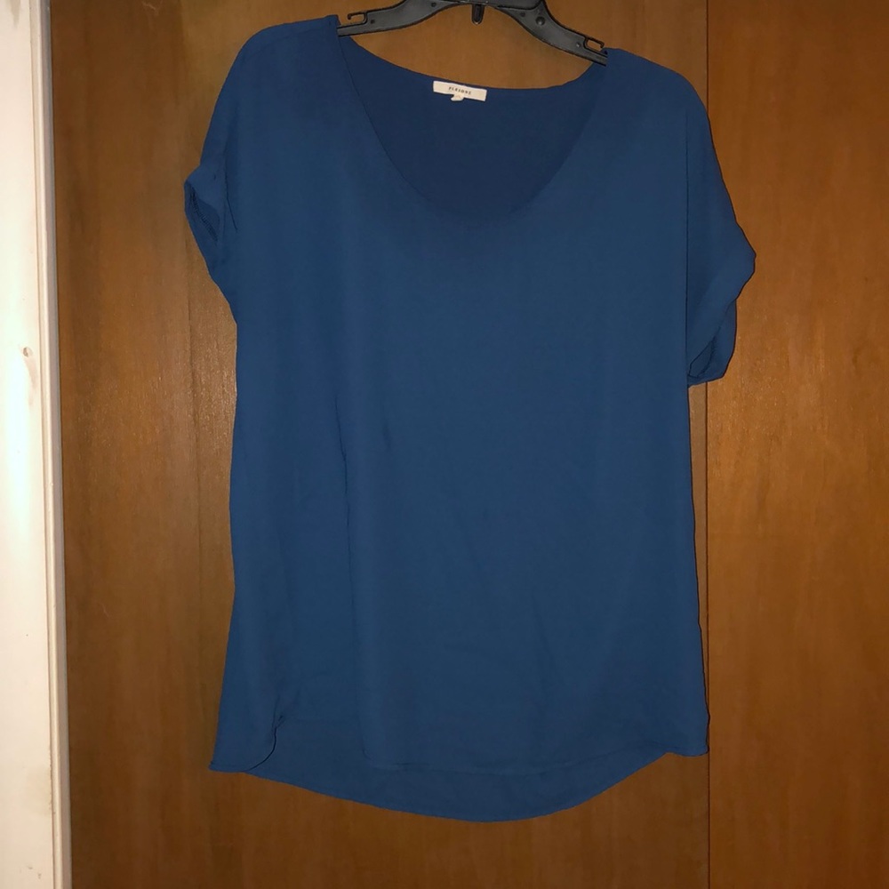 Pleione blue shirt